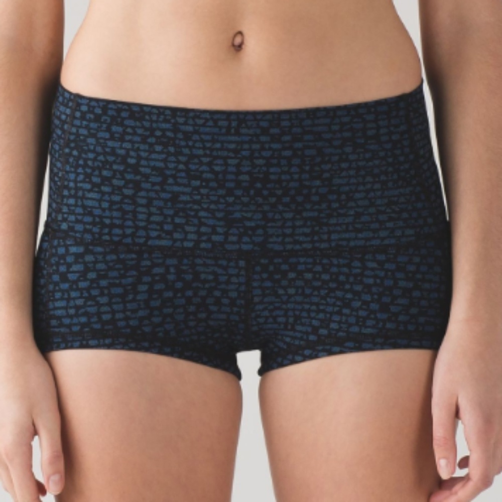 Lululemon Wunder Under 2" Shorts Blue Black Sz 8
